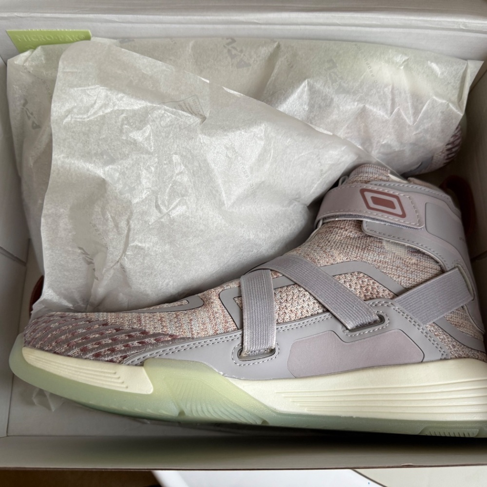 APL SUPER FUTURE - Men's 9, Women's 10.5